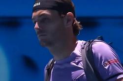 开云体育下载-澳大利亚网球队逆转世界网球队，费德勒完成帽子戏法