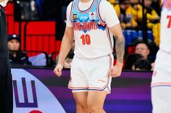 开云体育平台APP-青年篮球新锐在比赛中崭露头角