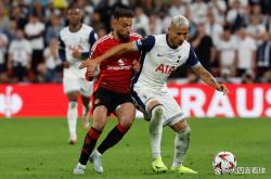 开云下载-利兹联客场胜利，紧咬英超中游