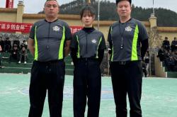 开云下载-球员们在比赛中展现出强大的团队合作精神