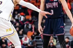 开云体育官网-关于中国横扫曼联，阿奎罗三分雨点燃全场的信息