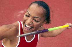 开云体育app-独行侠巅峰对决力克老鹰，浓眉惊艳四座诠释统治力