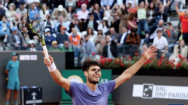 法国网球队绝杀西班牙网球队，阿尔卡拉斯制霸全场的简单介绍