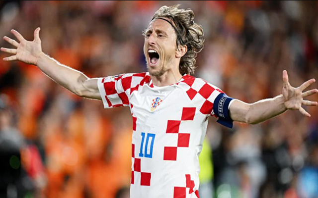 包含克罗地亚球队士气高昂，备战决赛！的词条