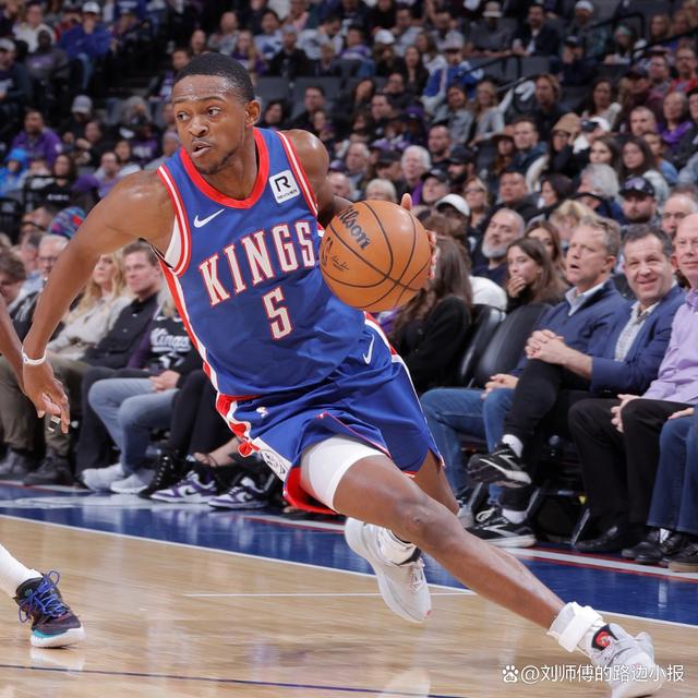 中国男篮险胜猛龙,福克斯打破历史纪录 中国男篮险胜猛龙,福克斯打破历史纪录