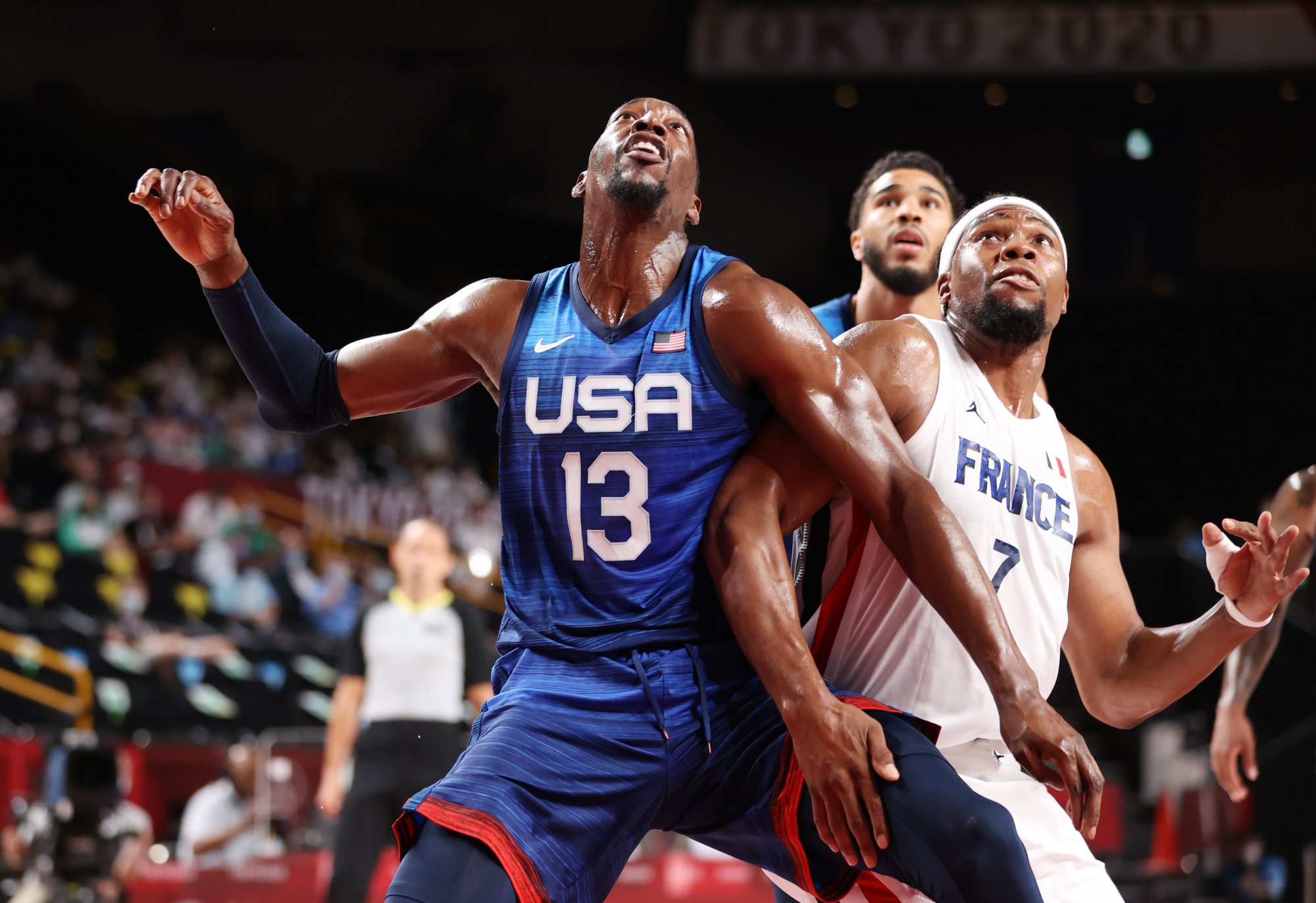 包含莱比锡红牛逆转美国，弗拉霍维奇惊艳世界的词条