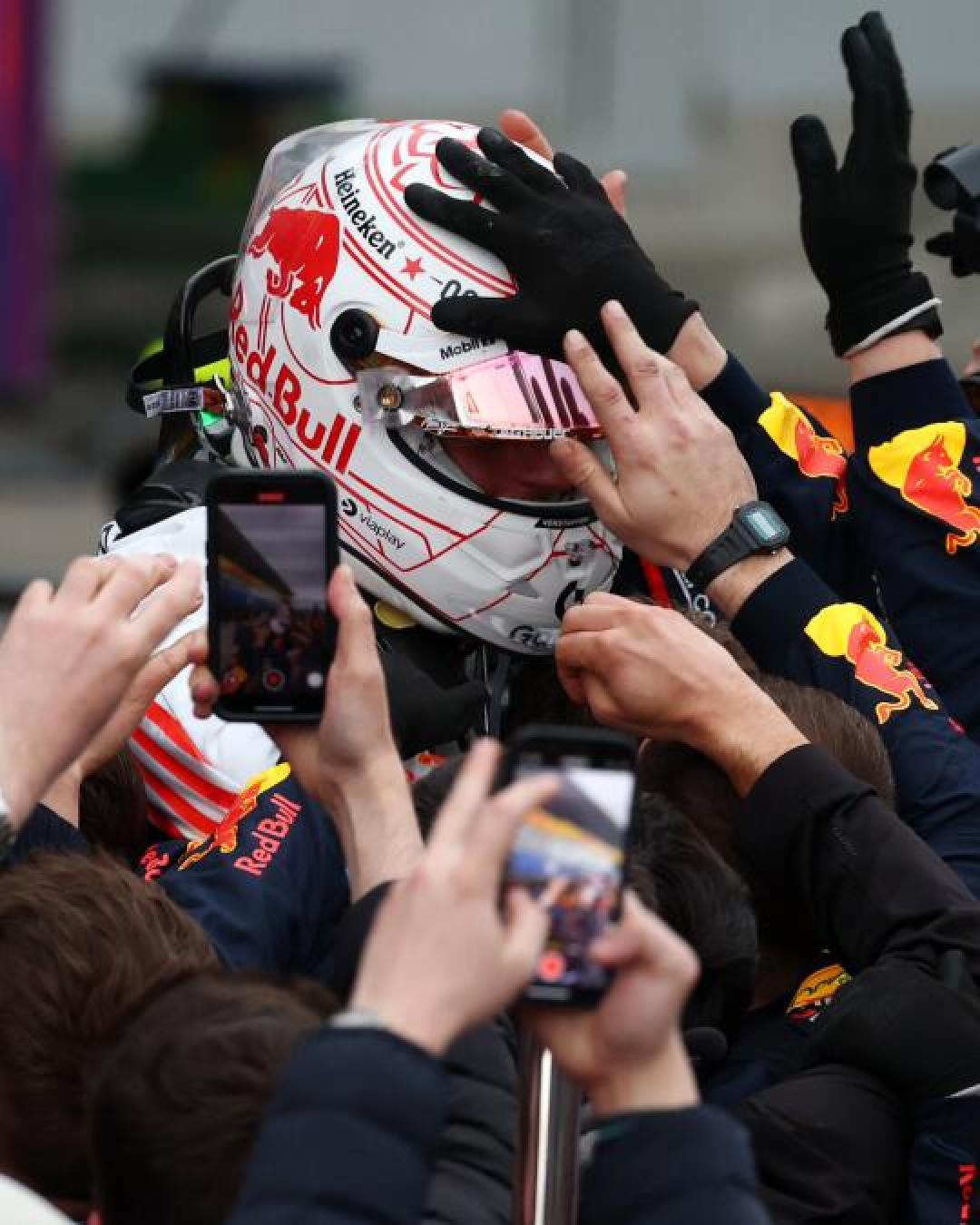 梅赛德斯碾压迈凯伦,维斯塔潘扛起全队的简单介绍 梅赛德斯碾压迈凯伦,维斯塔潘扛起全队的简单介绍