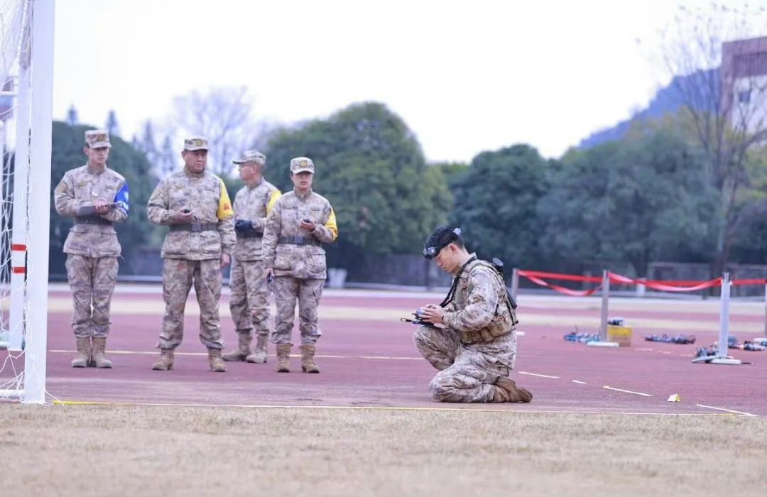 包含指挥如意！教练布置战术指导全队精准打击的词条