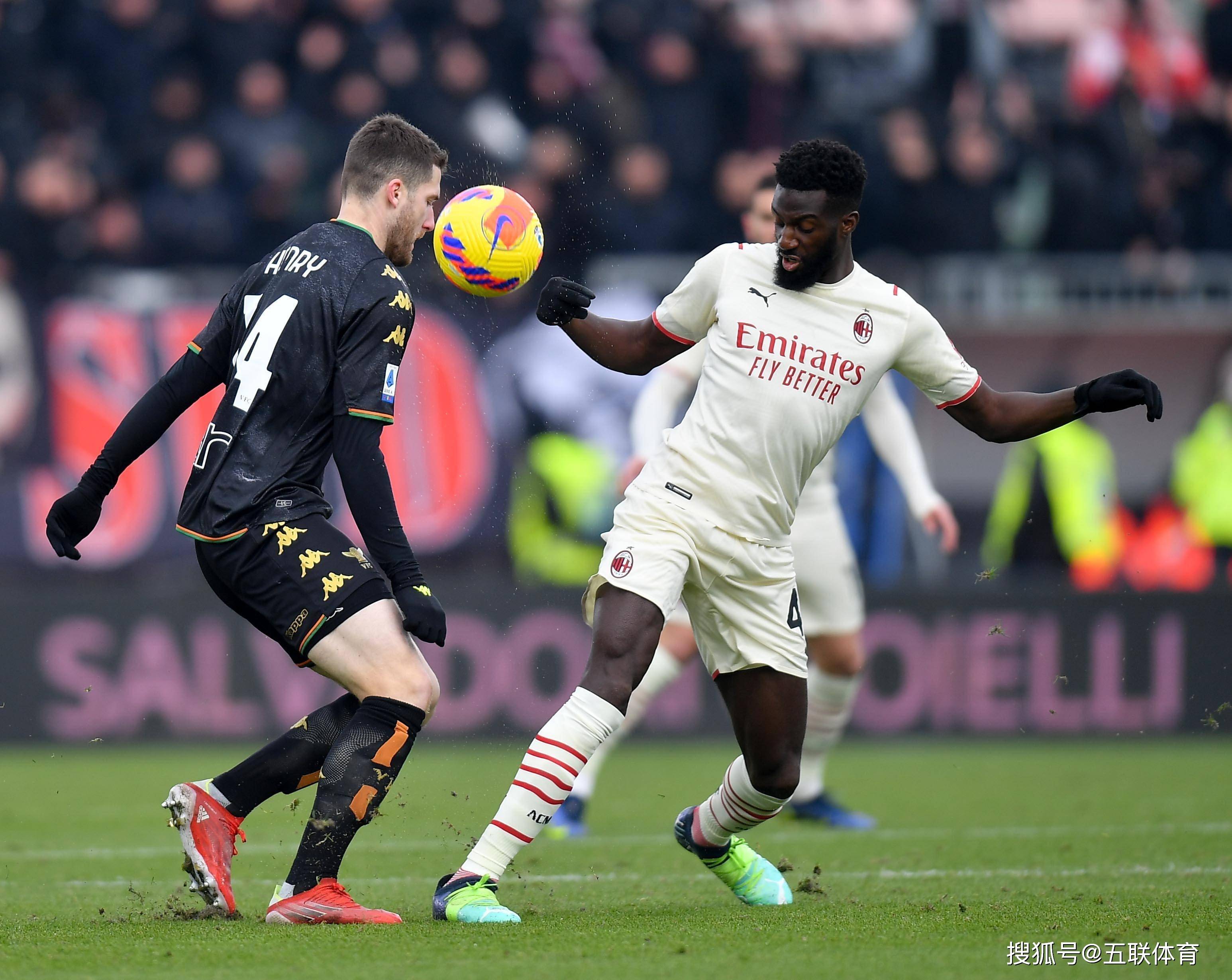 AC米兰遭遇惨败，联赛表现出现波动