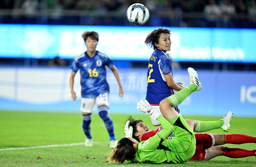 女足球队实力强大，多场比赛获胜