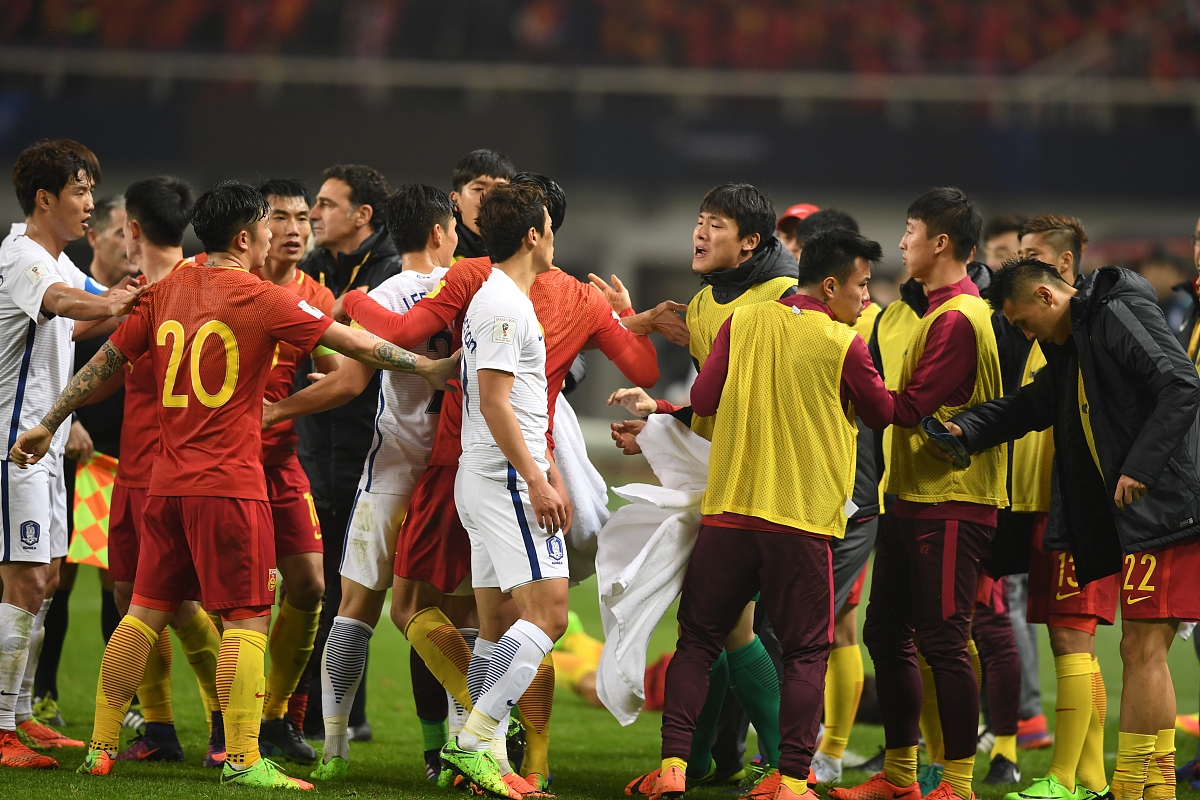 球队团结一致战胜对手，呈现出强大实力的简单介绍