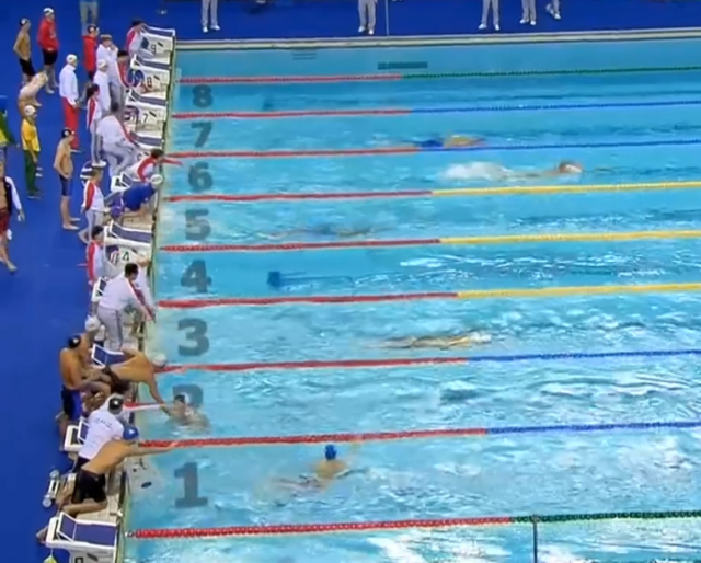 埃及选手在游泳比赛中意外表现出色