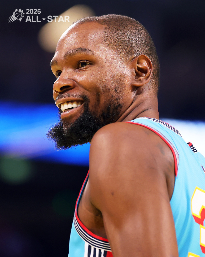 关于T1强势MAD，Viper三分雨点燃全场的信息