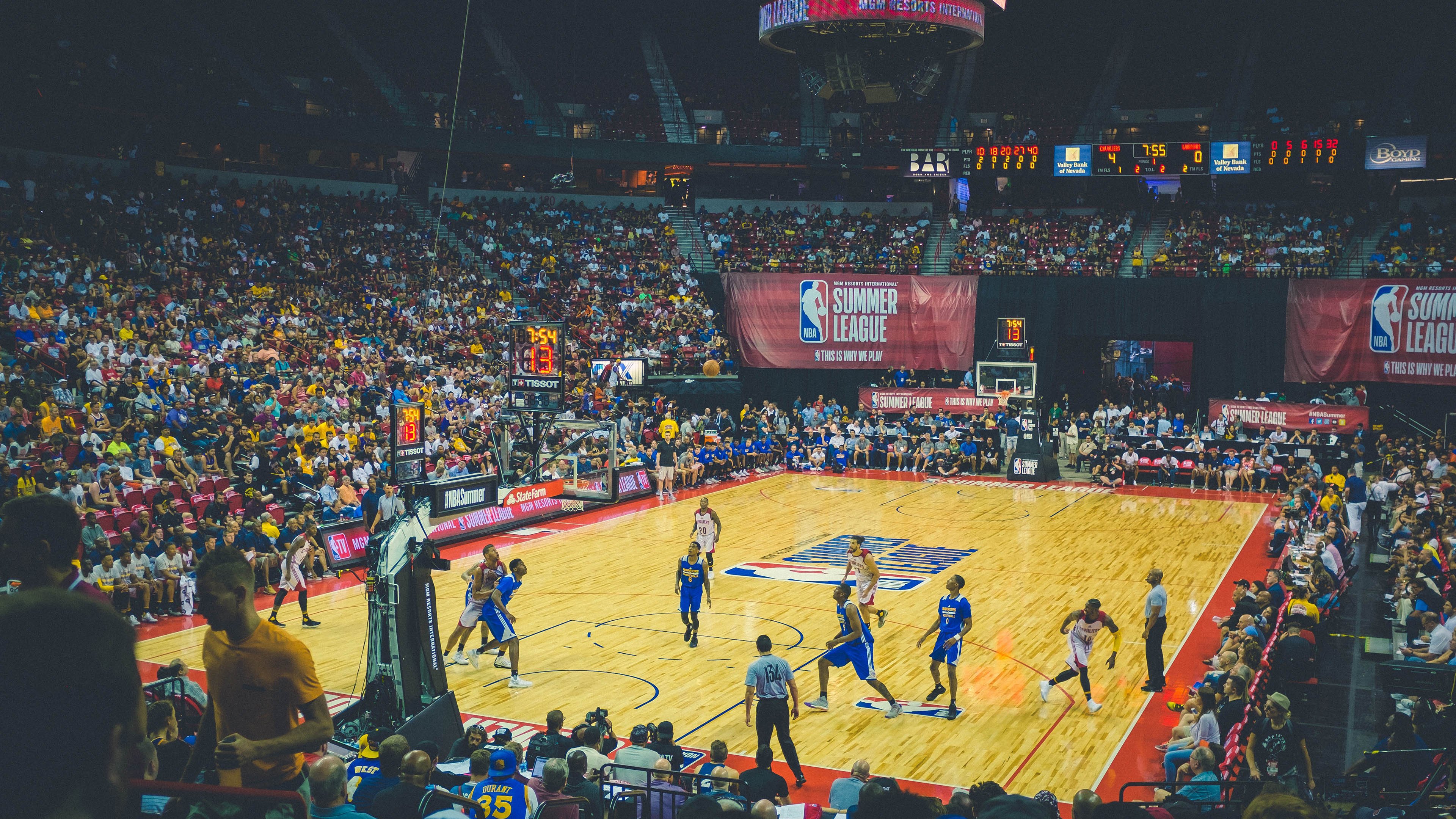 布伦森生涯之夜狂轰45分，马刺团队制霸魔术显冠军底蕴