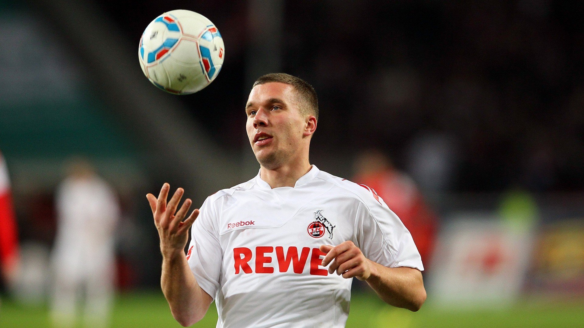 赛道与球场，当F1引擎轰鸣遇见英格拉姆的全程高能